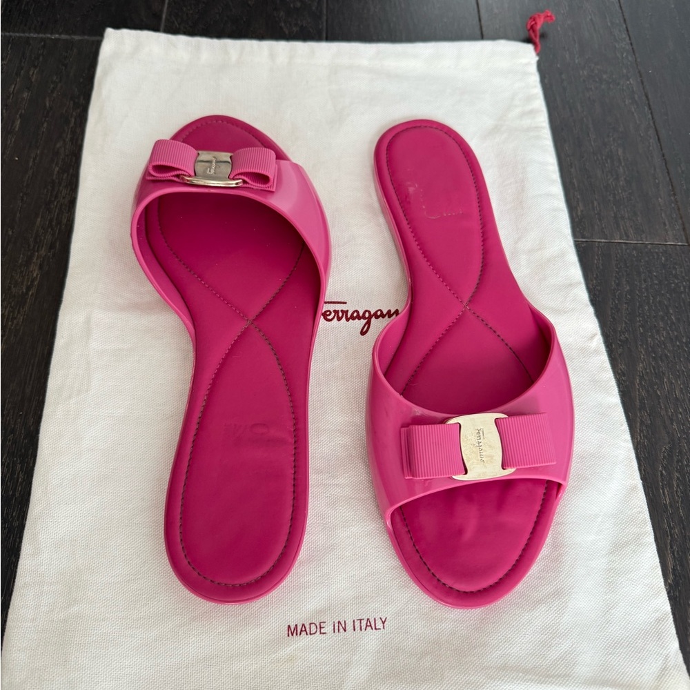 Salvatore Ferragamo Cirella Jelly Slide Sandals With Vara Bow - Picture 2 of 6